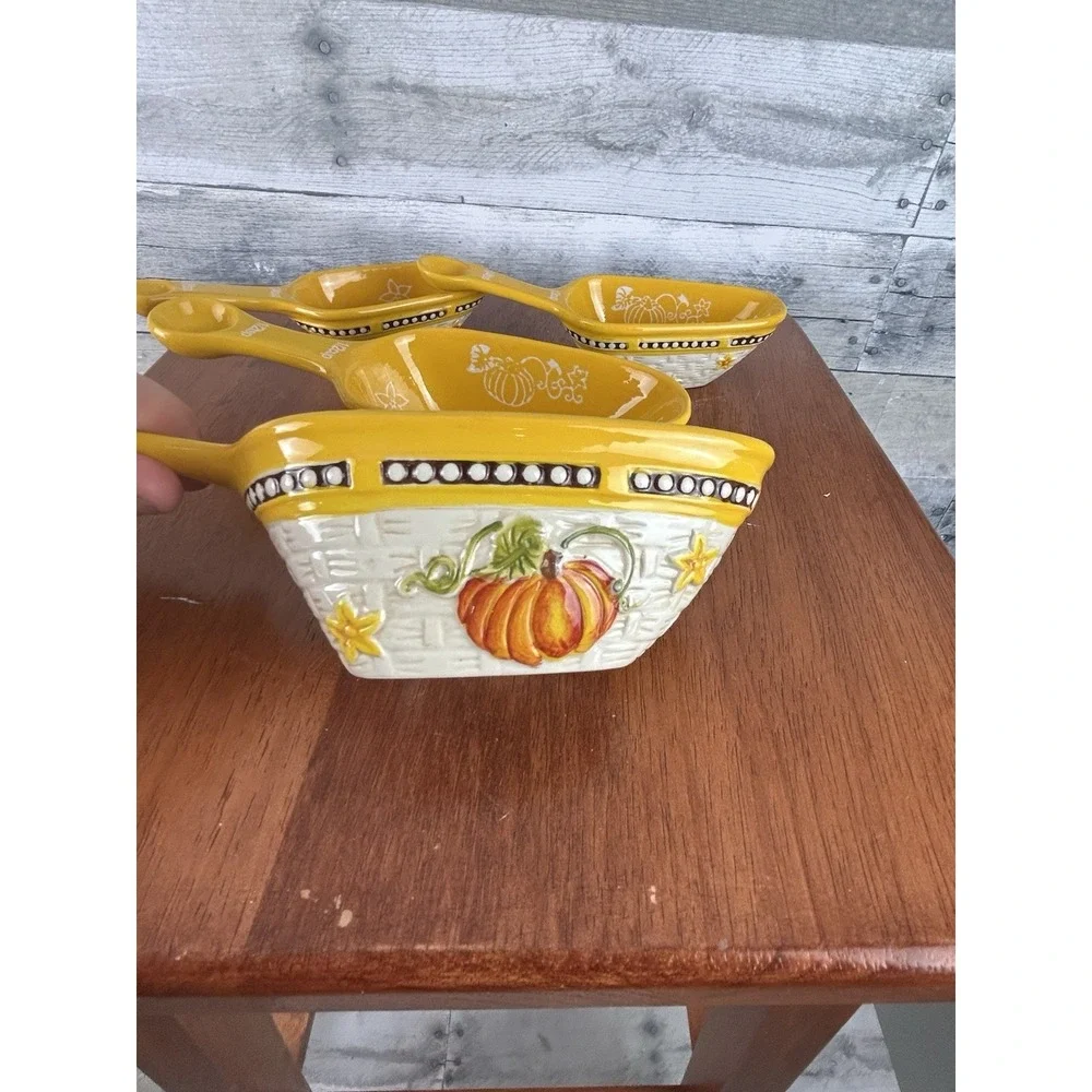 Temp-tations MEASURING CUPS/SCOUPS Old World PUMPKIN PATCH HTF RETIRED